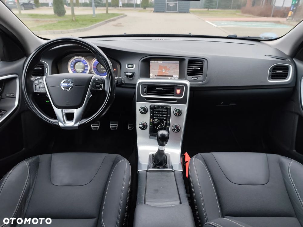 Volvo V60 D2 R-Design Summum - 8