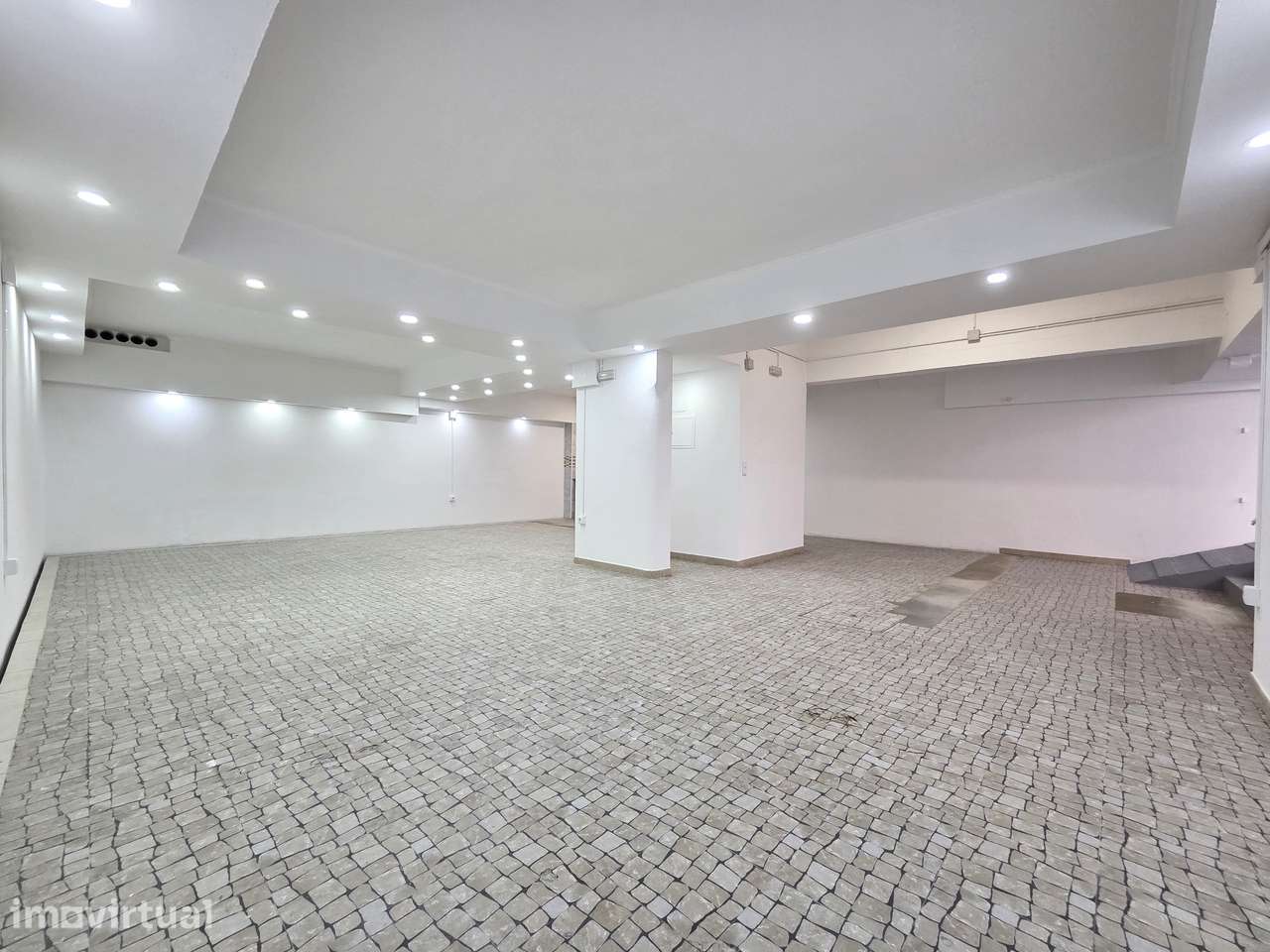 Alugo  Armazém/ Espaço Comercial Sesimbra Vila - Grande imagem: 2/19