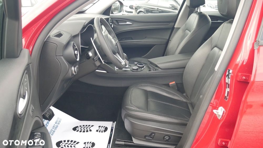 Alfa Romeo Stelvio - 14