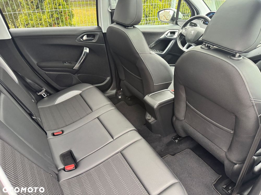 Peugeot 2008 PureTech 110 Stop&Start Allure - 14