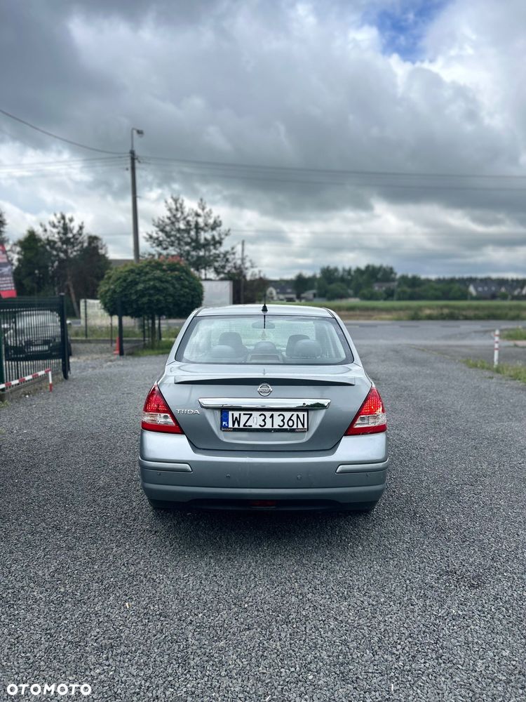 Nissan Tiida - 5