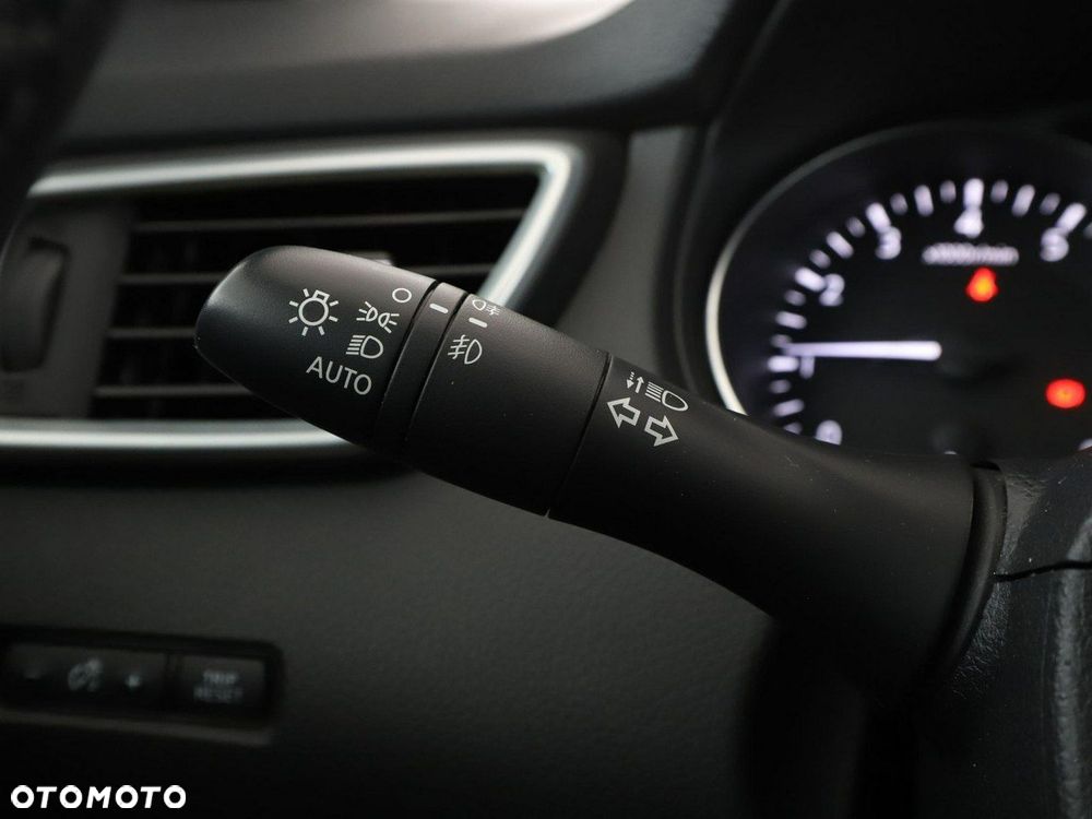 Nissan Qashqai 1.3 DIG-T DCT N-CONNECTA - 33