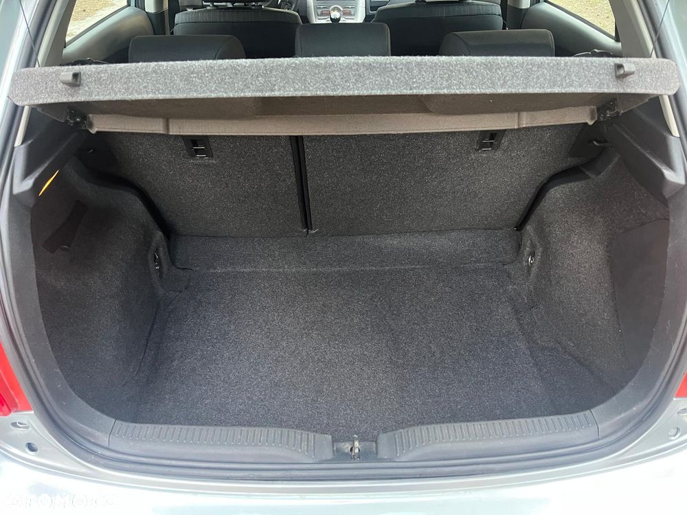 Toyota Auris 1.6 Executive - 14