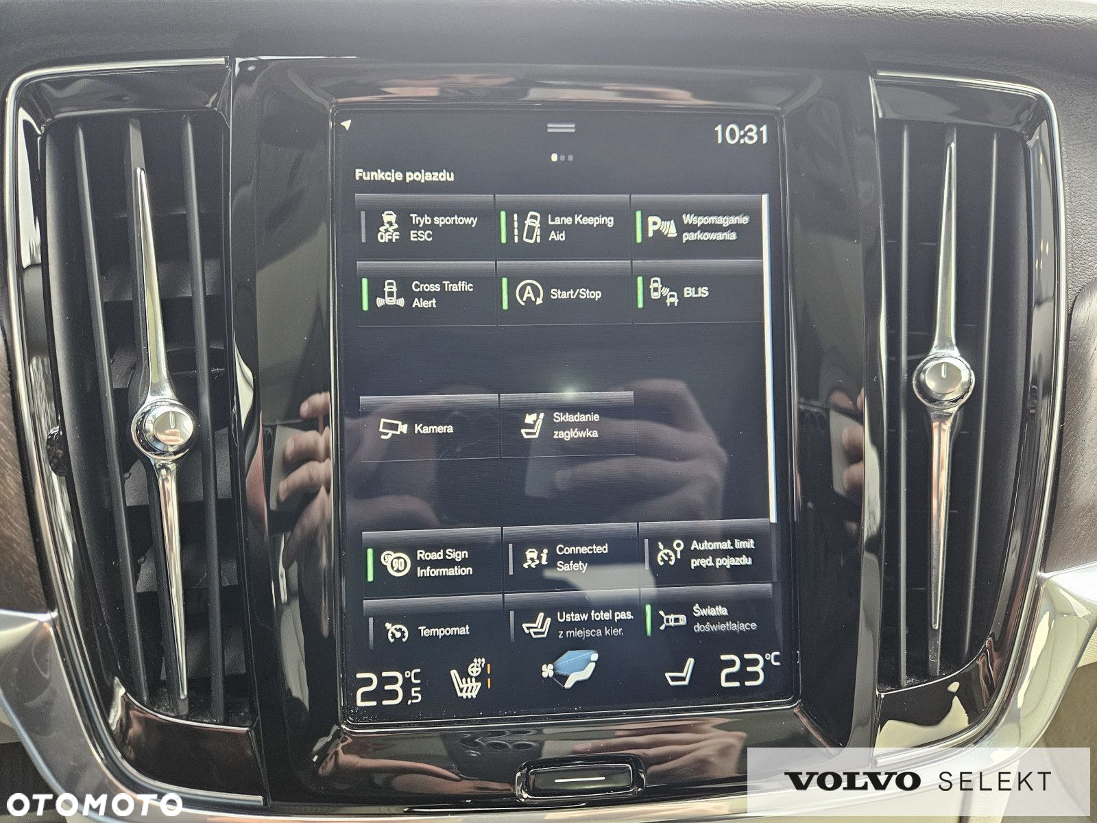 Volvo V90 Cross Country - 15