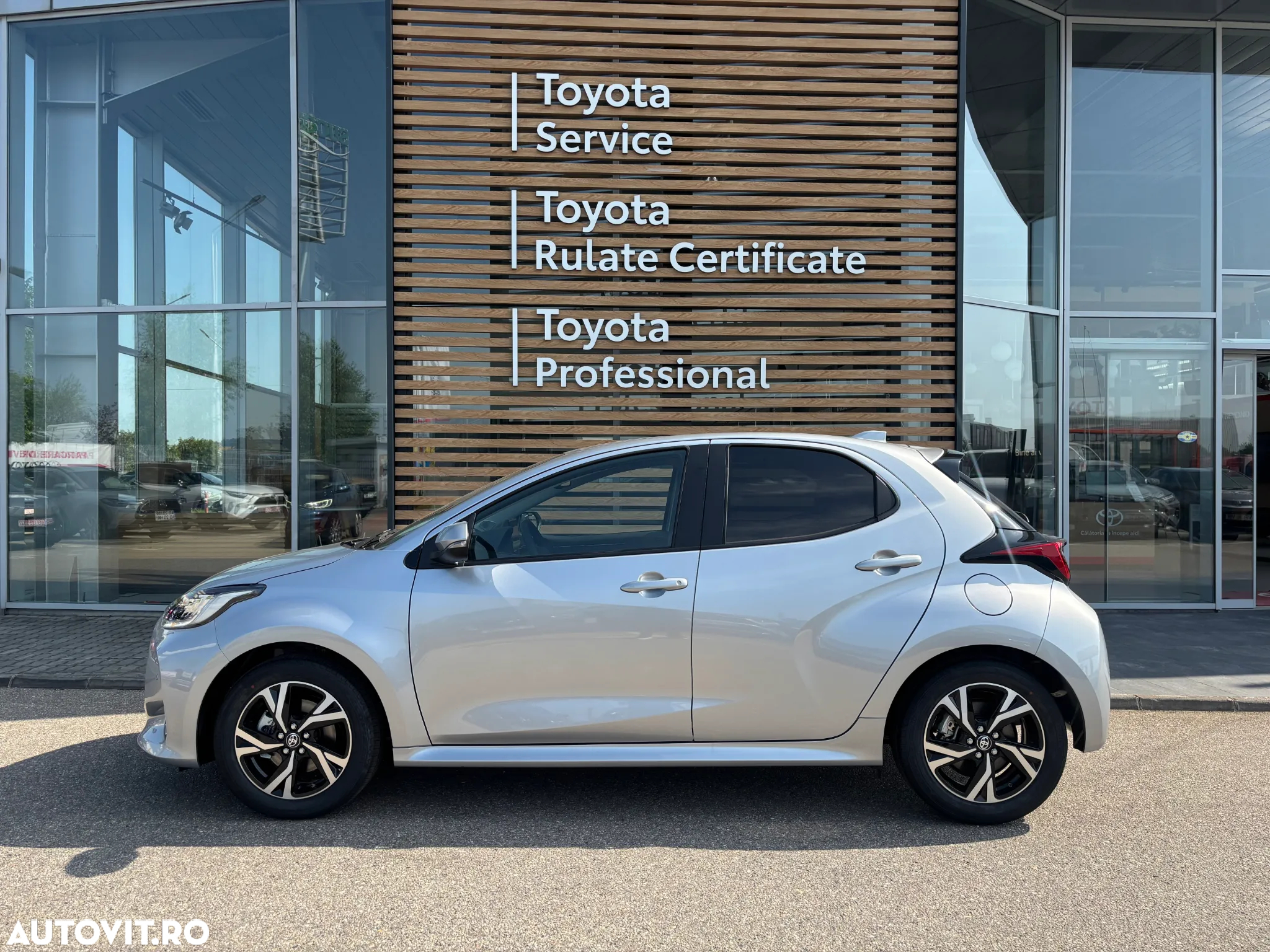 Toyota Yaris 1.5 VVT-i HSD Dynamic - 5