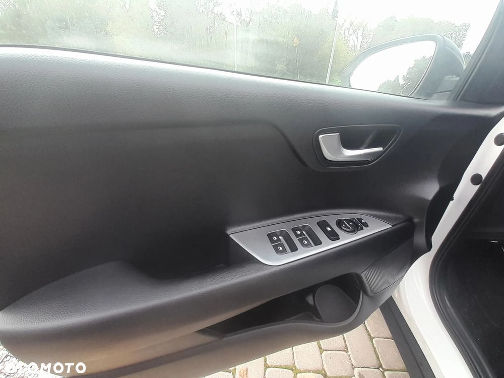 Kia Stonic 1.0 T-GDI GT Line DCT - 12