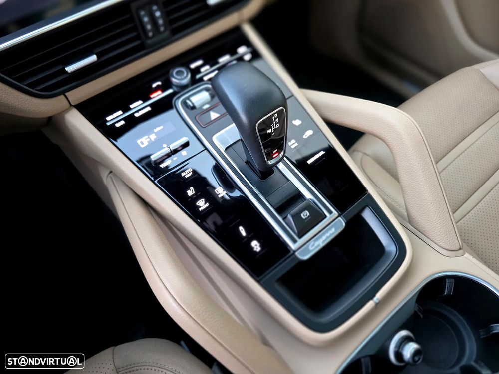 Porsche Cayenne Coupé E-Hybrid - 28