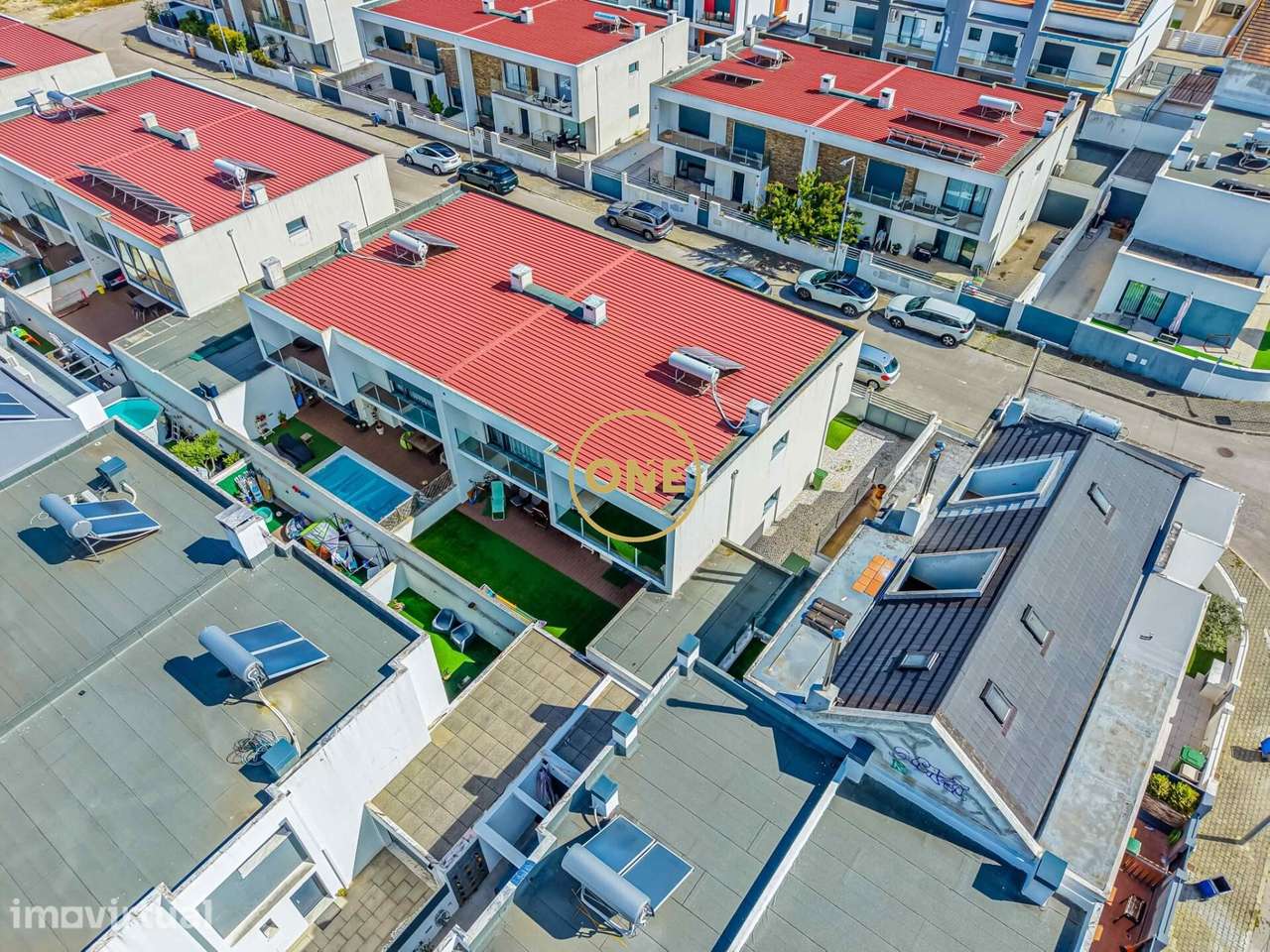 Moradia T4 Moderna com 262m2, Suite com Closet, Garagem e Varandas – R - Grande imagem: 4/54