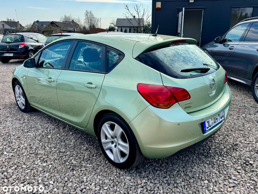 Opel Astra - 14