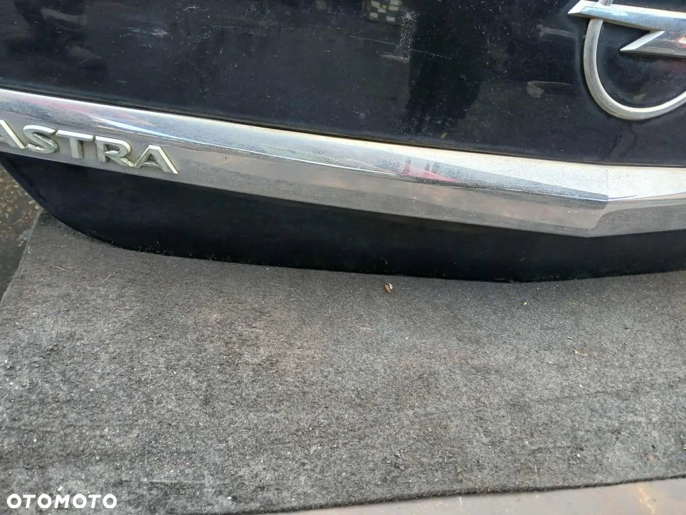 Opel Astra III H HB klapa bagażnika kod lakieru Z20R - 2