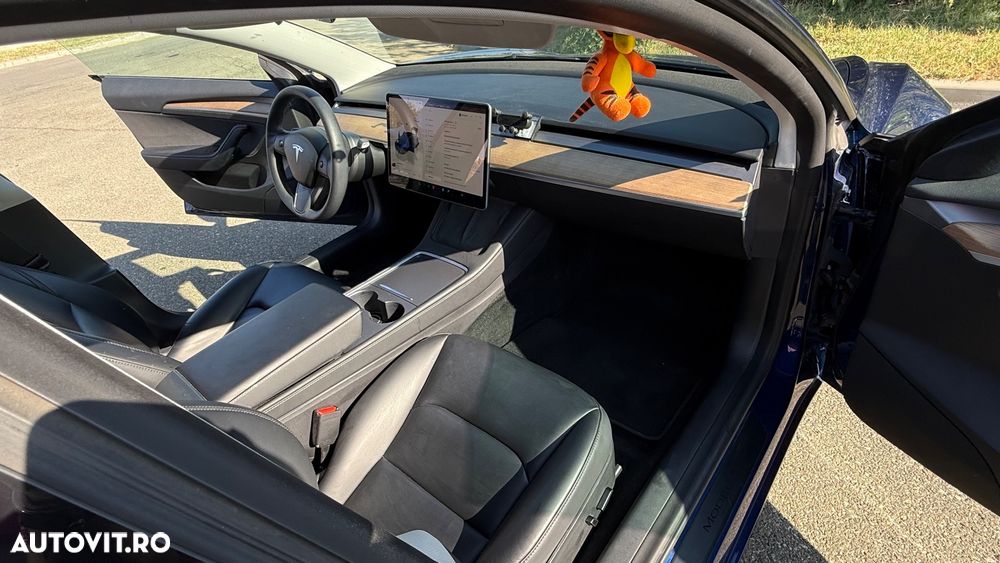 Tesla Model 3 - 17
