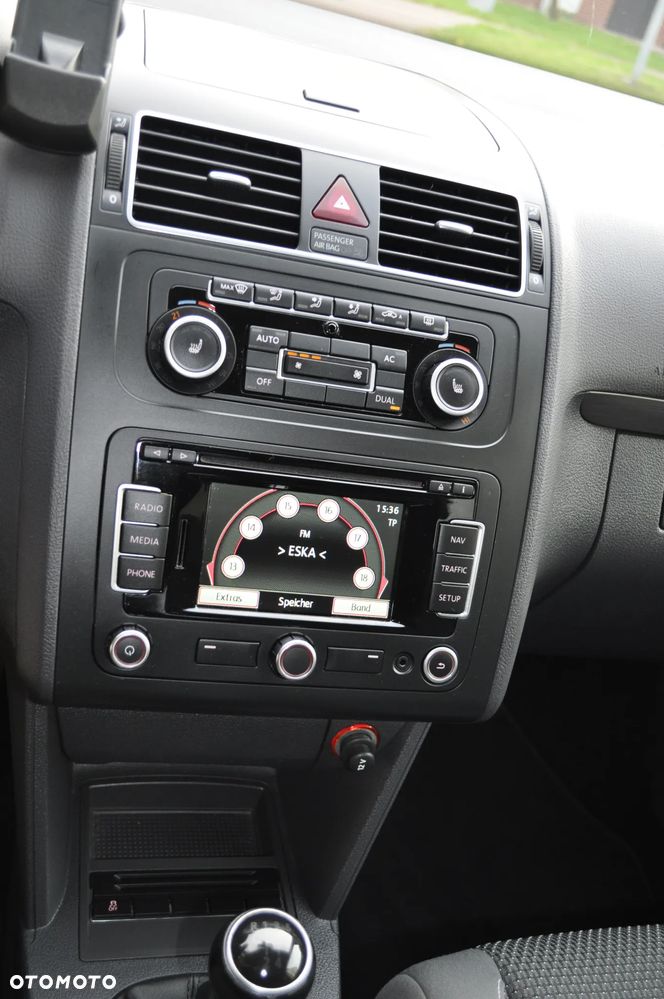 Volkswagen Touran - 25