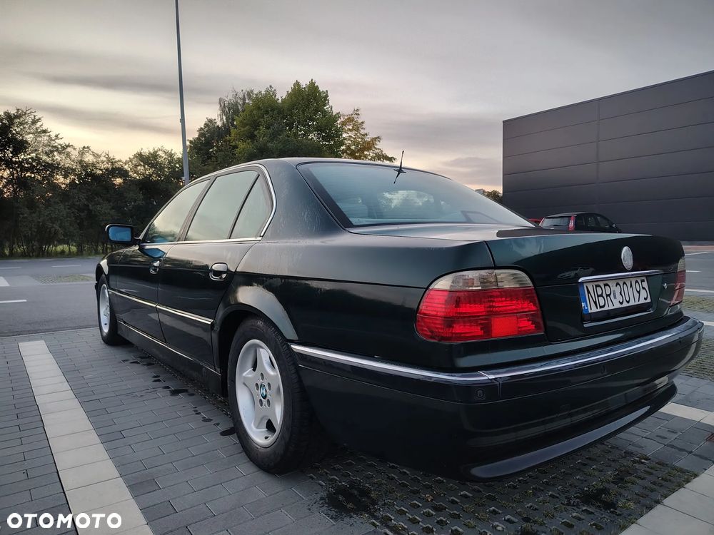 BMW Seria 7 728i L - 18