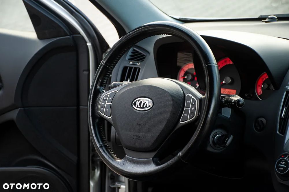 Kia Ceed 1.4 Comfort + - 23