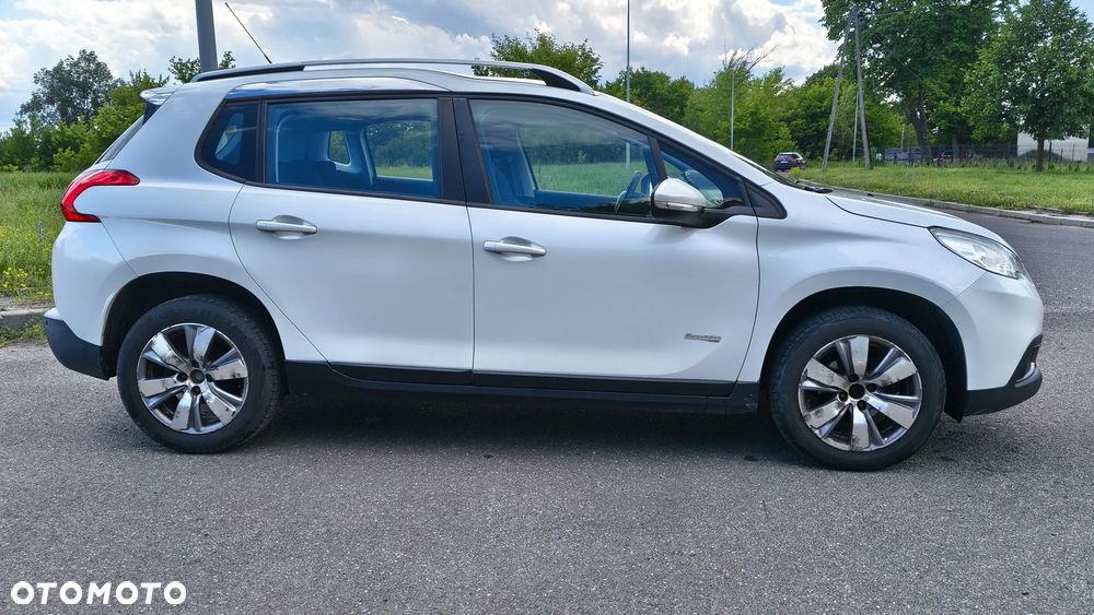 Peugeot 2008 1.6 e-HDi Allure S&S - 8
