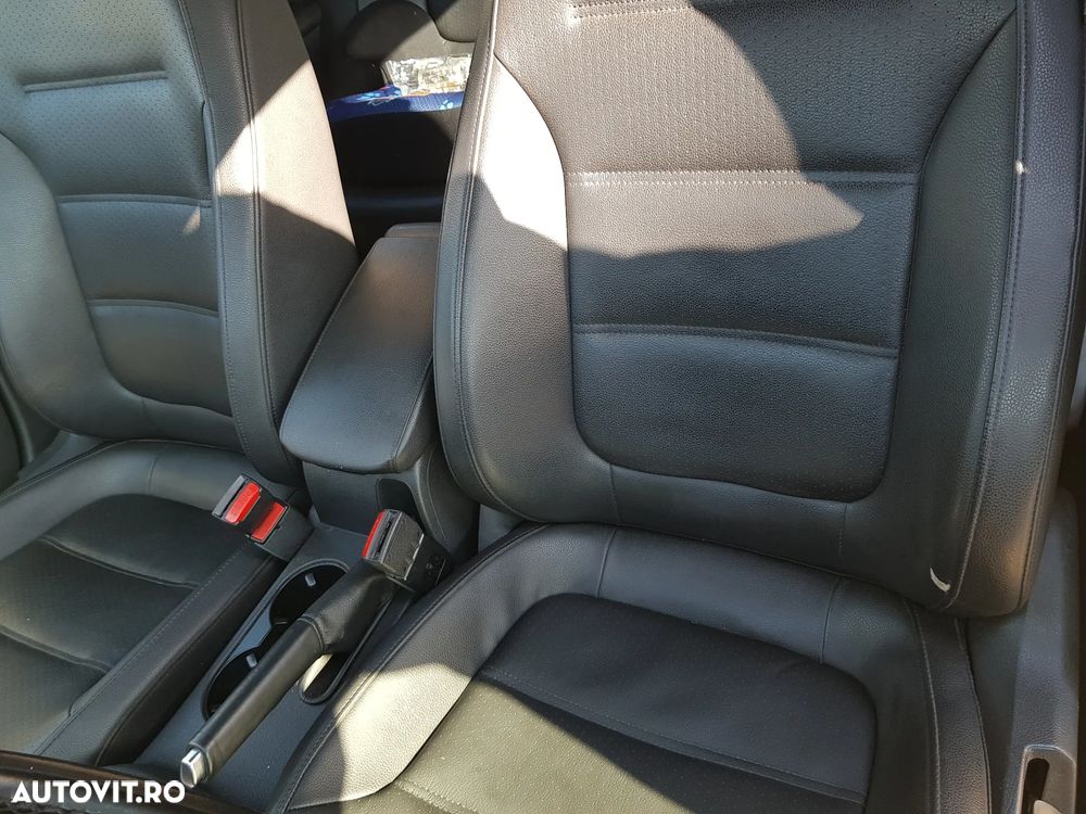 Volkswagen Jetta - 4