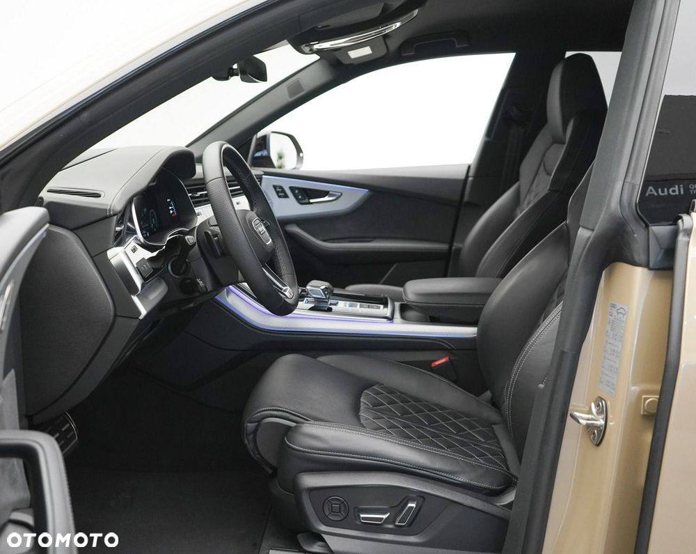 Audi Q8 - 18