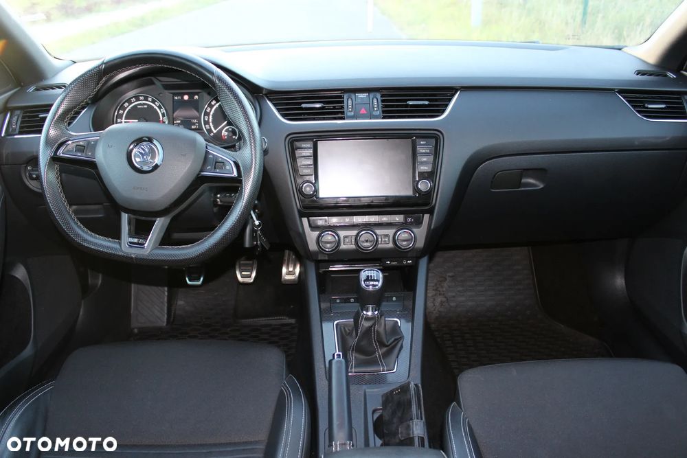 Skoda Octavia 2.0 TDI RS - 10