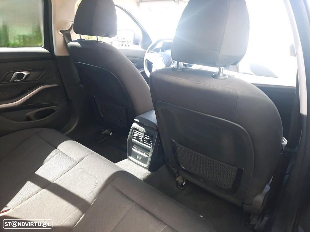 BMW 330 e Touring Auto - 5