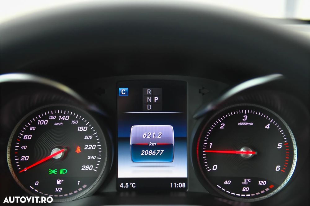 Mercedes-Benz GLC - 13