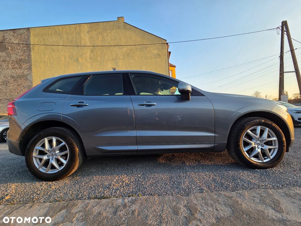 Volvo XC 60 T4 Momentum - 8