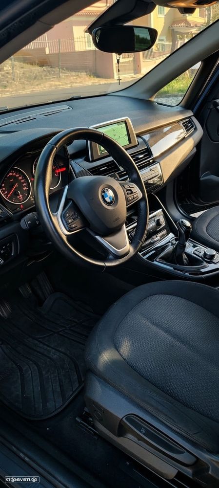 BMW 218 - 6