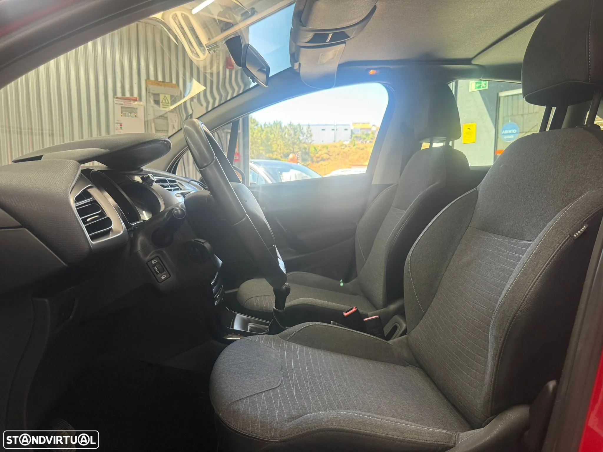 Citroën C3 1.2 PureTech Shine - 14