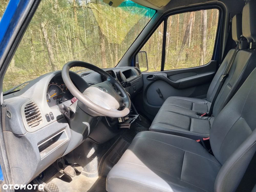 Mercedes-Benz Sprinter - 11