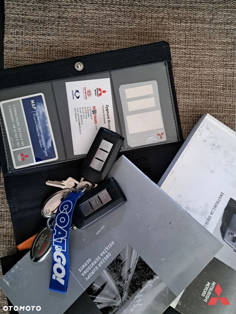 Mitsubishi Outlander 2.0 DID Intense + - 21