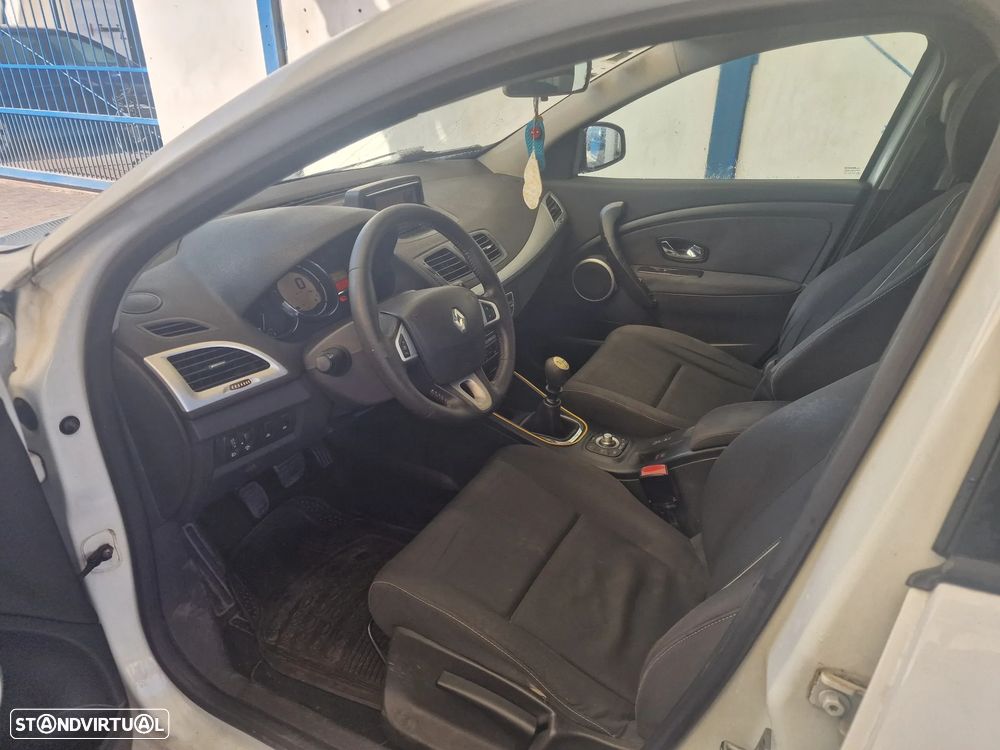 Renault Mégane Sport Tourer ENERGY dCi 130 Start & Stopp Bose Edition - 9