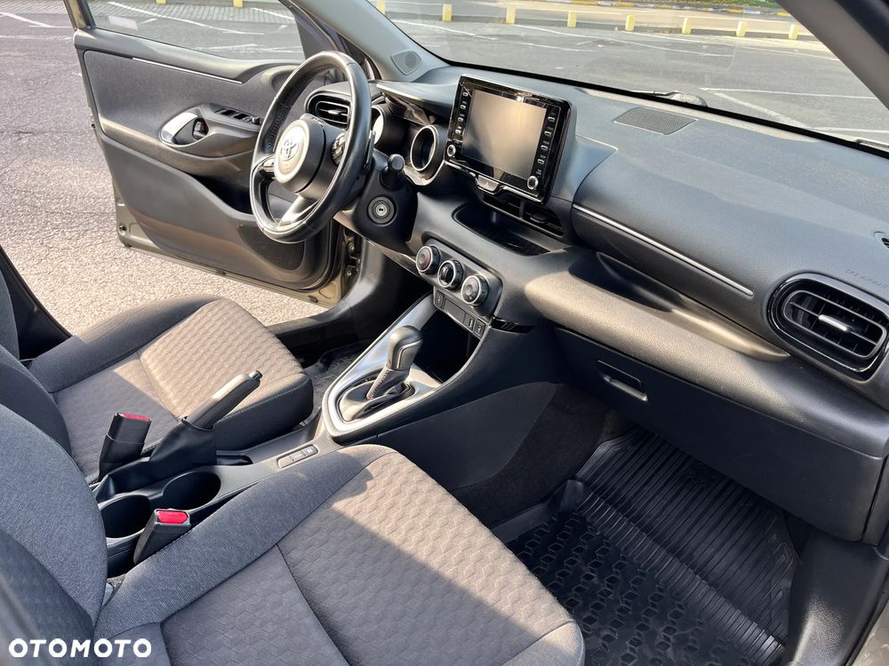 Toyota Yaris - 7