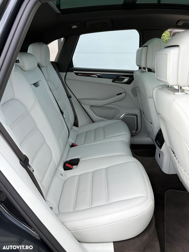 Porsche Macan - 33