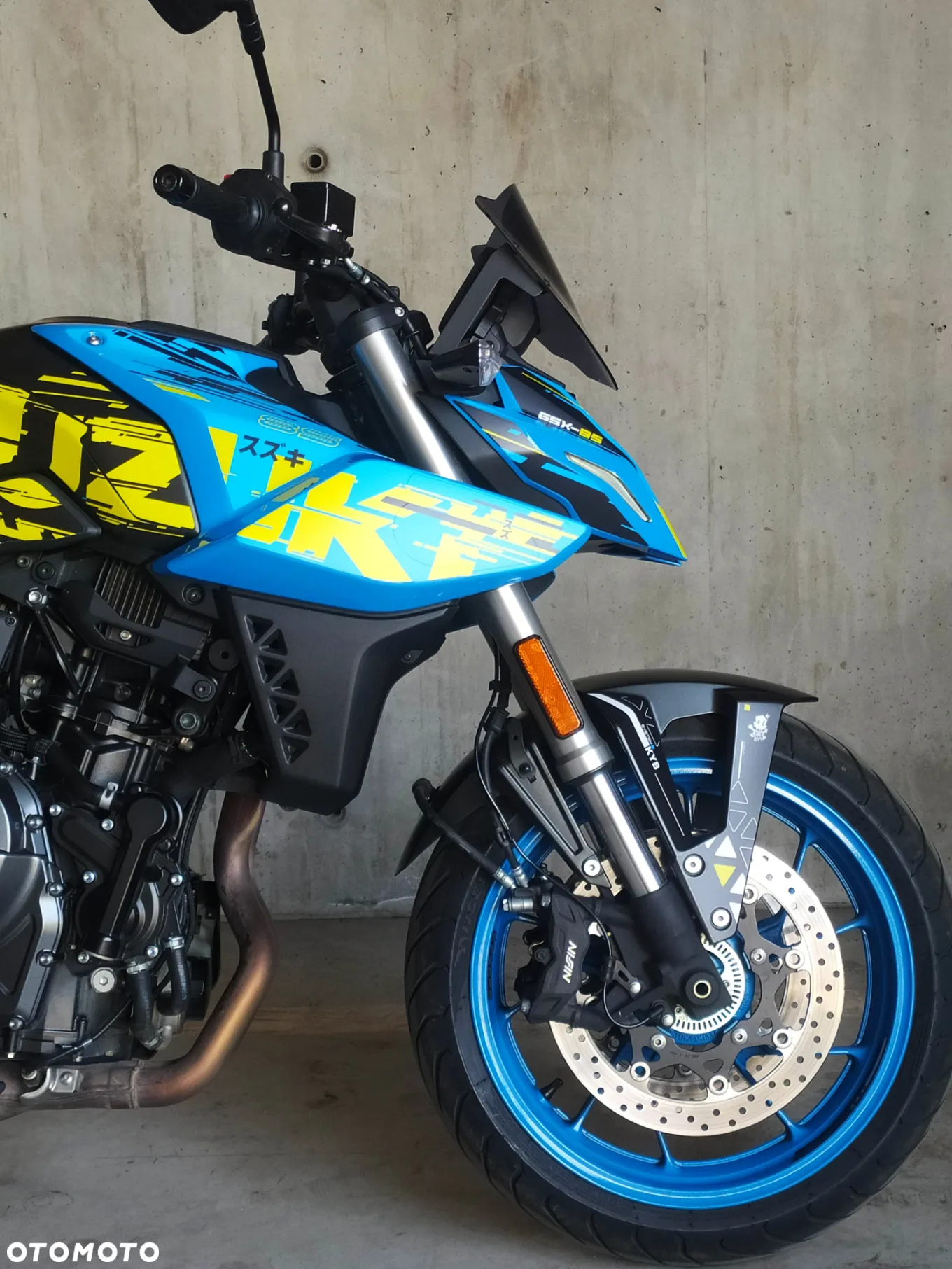 Suzuki GSX - 11