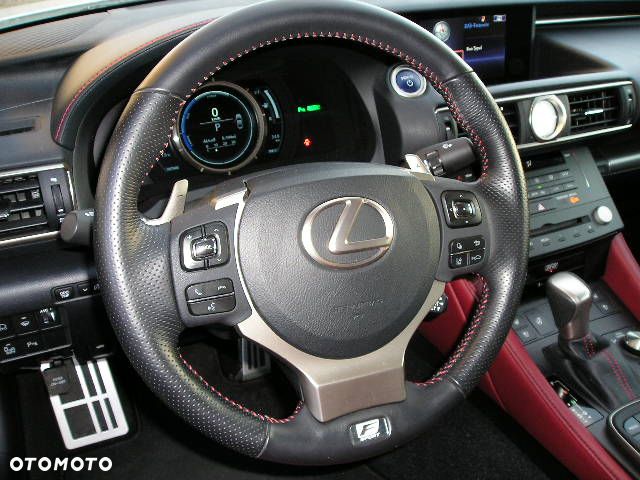 Lexus RC 300h F Sport - 11