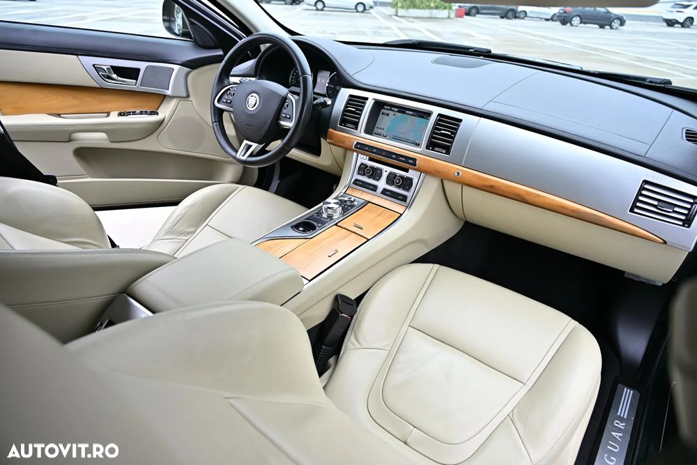 Jaguar XF 2.2 Diesel - 20