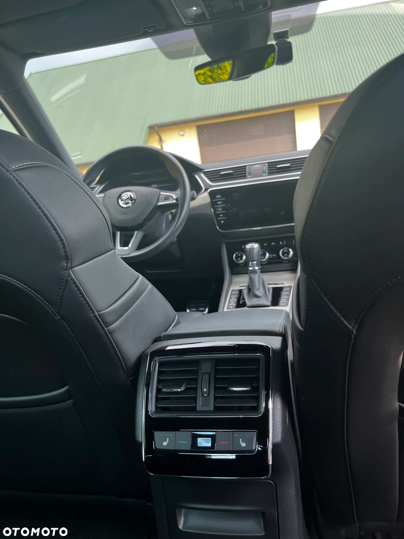 Skoda Superb 2.0 TDI 4x4 L&K DSG - 11