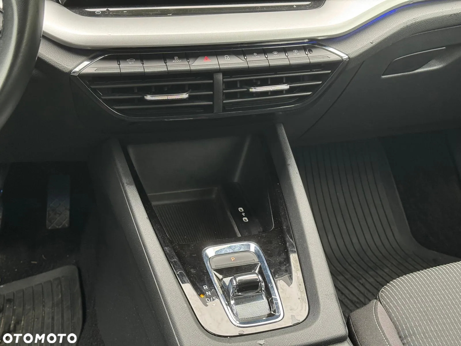 Skoda Octavia Combi 2.0 TDI DSG Ambition - 27