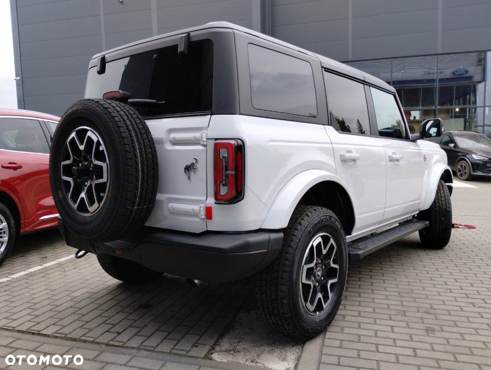 Ford Bronco - 2