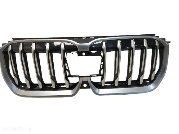 BMW X1 U11 GRILL ATRAPA CHŁODNICY KRATKA NERKA CHROM FRONT I RAMKA CZARNY ŚRODEK NOWY ORYGINAŁ - 1