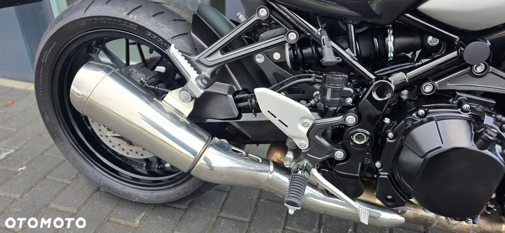 Kawasaki Z 900 RS - 12