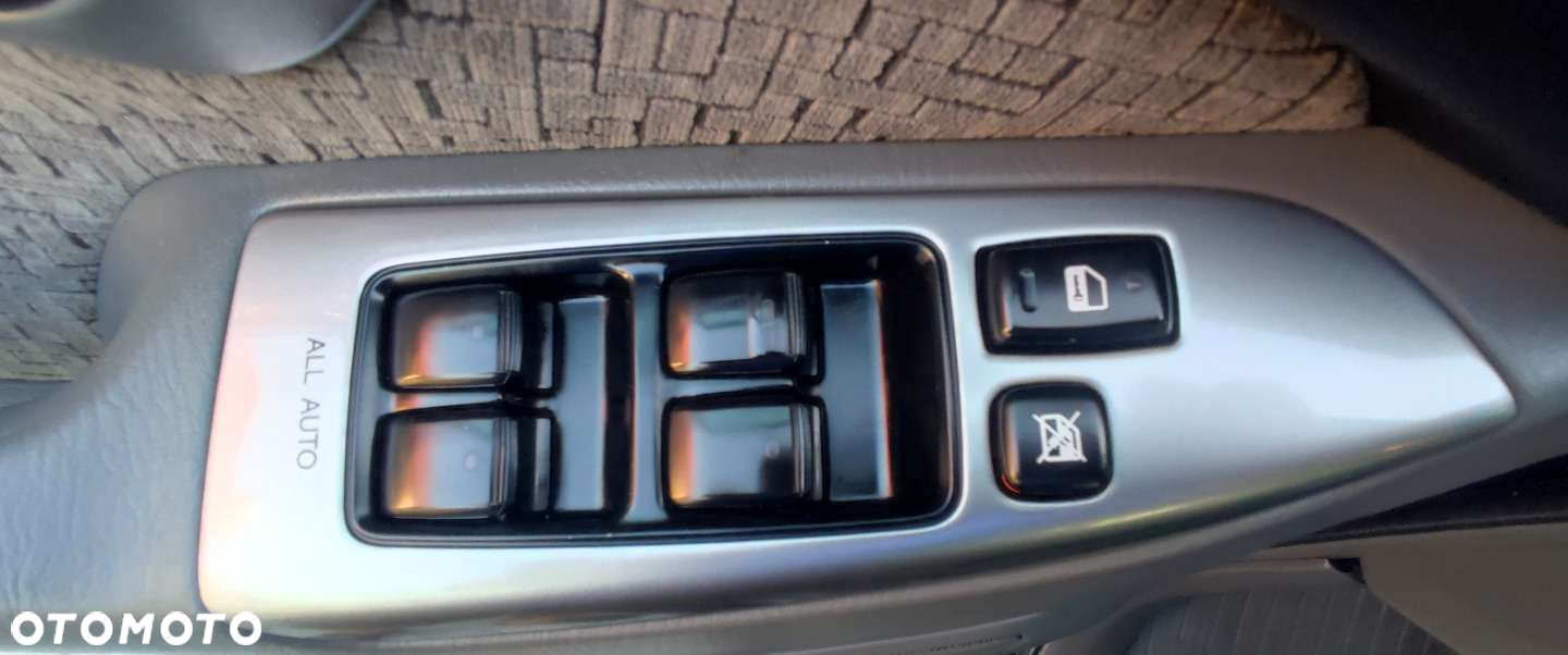 Toyota Land Cruiser - 11