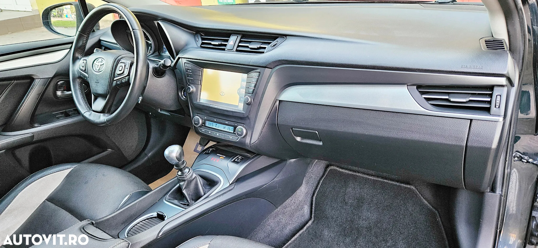 Toyota Avensis 1.6 D-4D Executive - 13