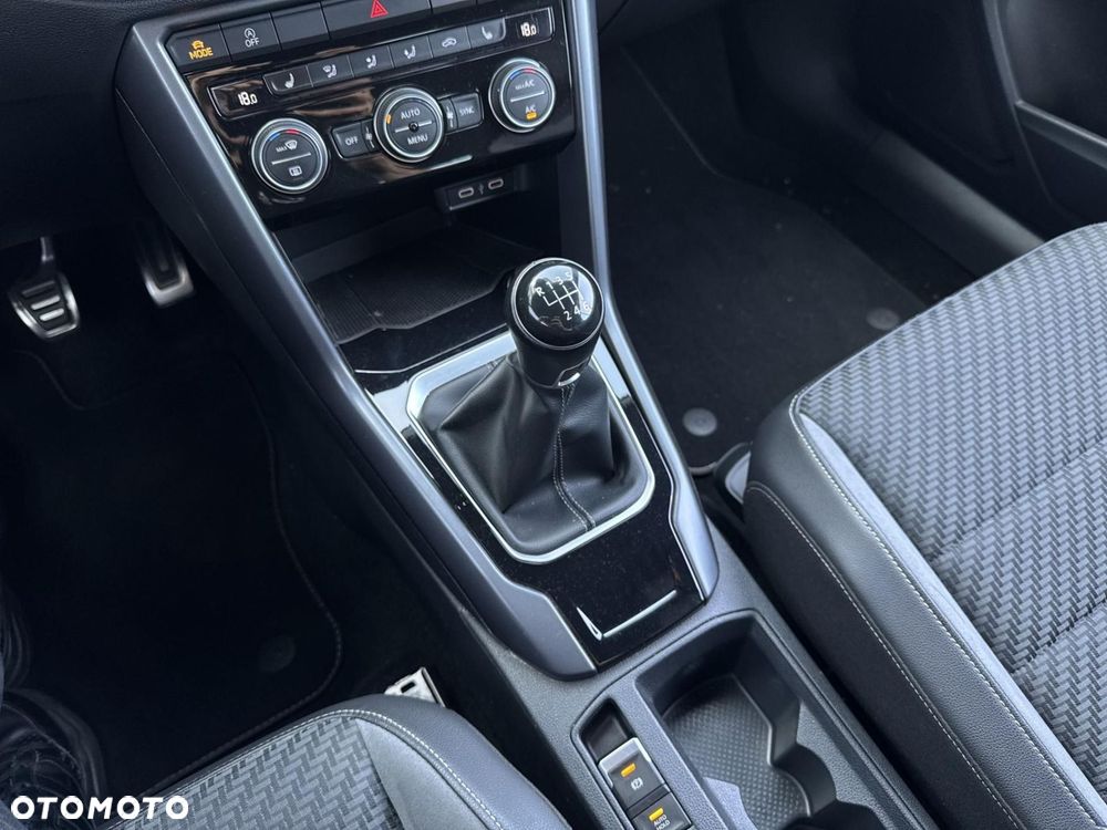 Volkswagen T-Roc - 23