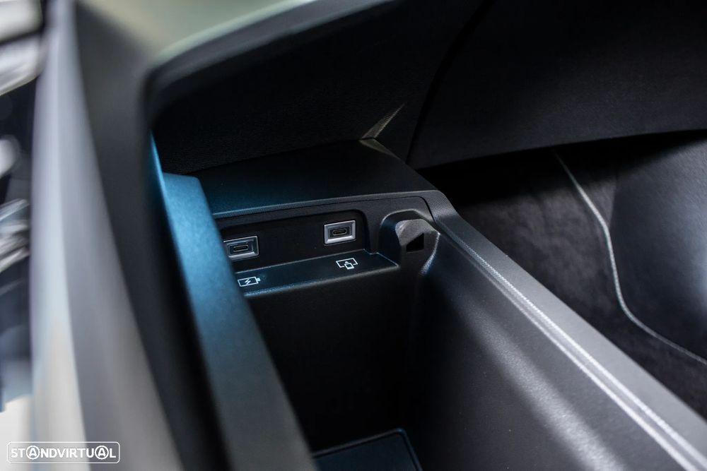 Peugeot E-5008 GT - 25