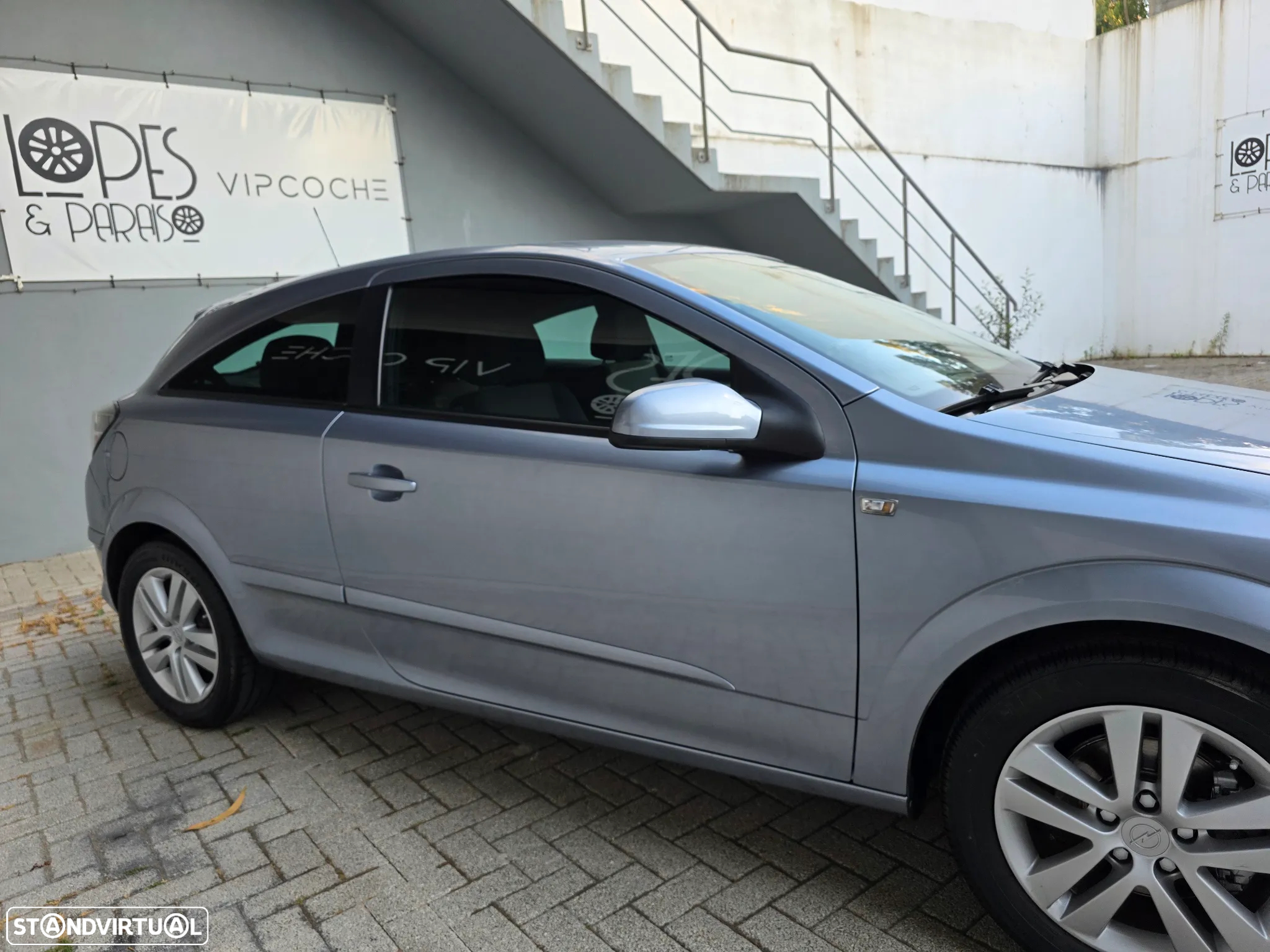 Opel Astra GTC 1.3 CDTi - 21