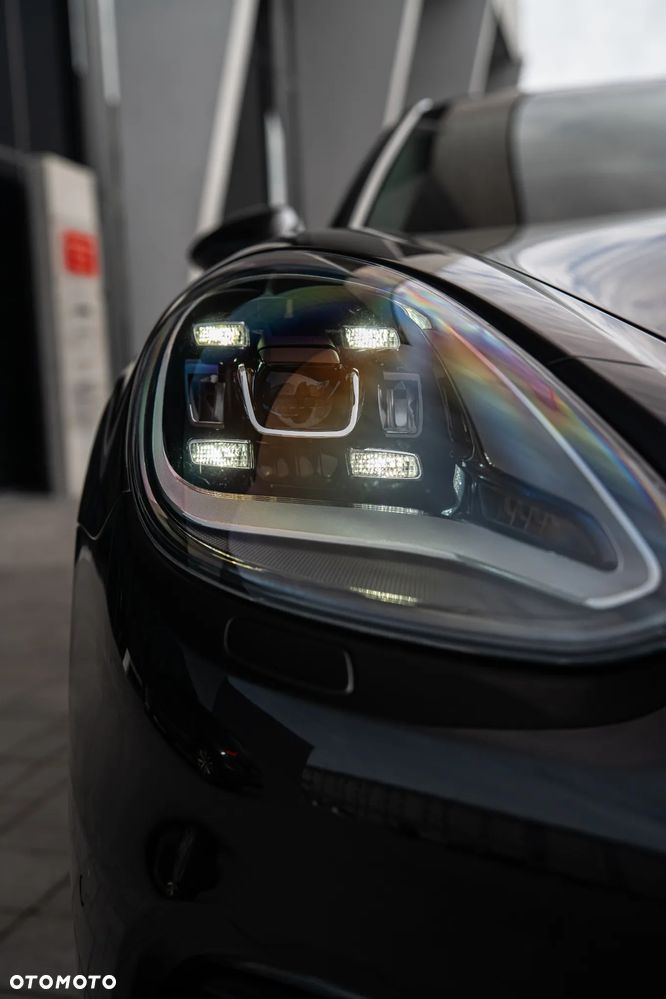 Porsche Panamera 4 Platinum Edition - 6