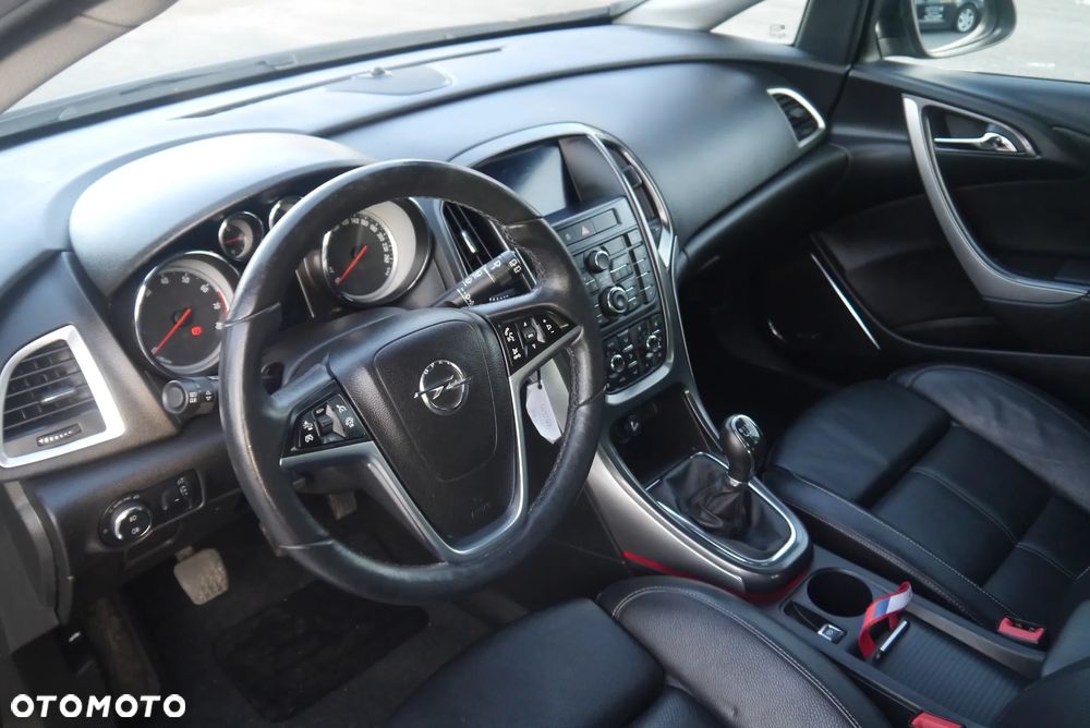 Opel Astra 1.4 Turbo Exklusiv - 32