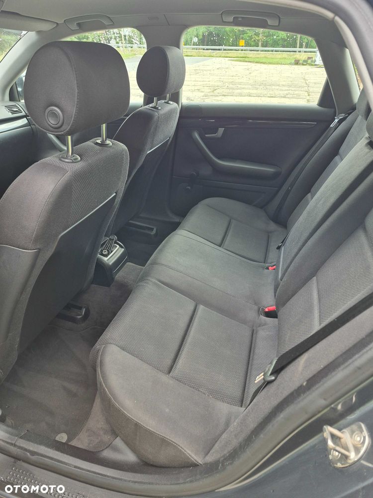 Audi A4 Limousine - 6