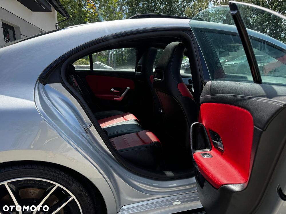 Mercedes-Benz CLA AMG 35 4Matic AMG Speedshift 7G-DCT - 12
