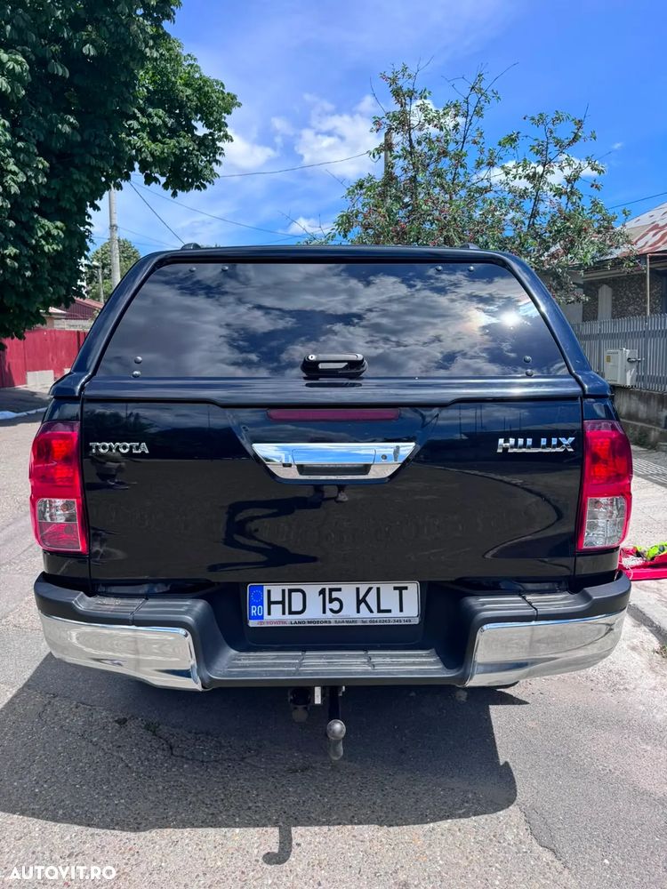 Toyota Hilux 4x4 Double Cab A/T Invincible - 33